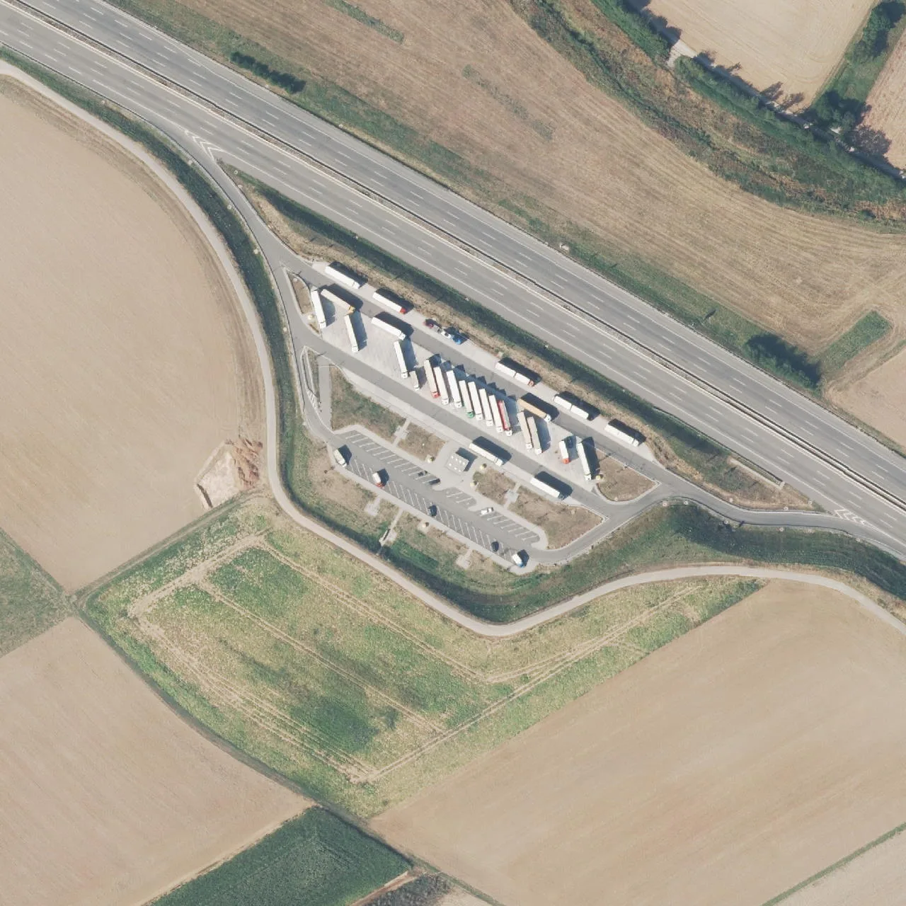 Luftbild (Orthofoto) des LKW-Parkplatzes Wart aus dem Jahr 2024