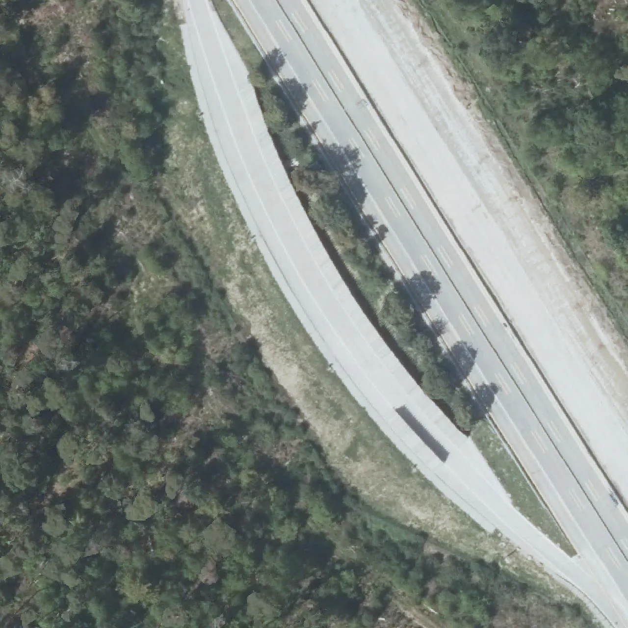 Luftbild (Orthofoto) des LKW-Parkplatzes Herzkammer aus dem Jahr 2023