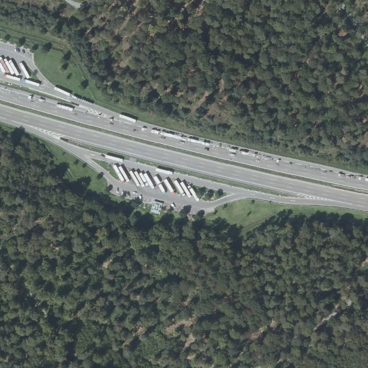 Luftbild (Orthofoto) des LKW-Parkplatzes Weißer Stock aus dem Jahr 2023