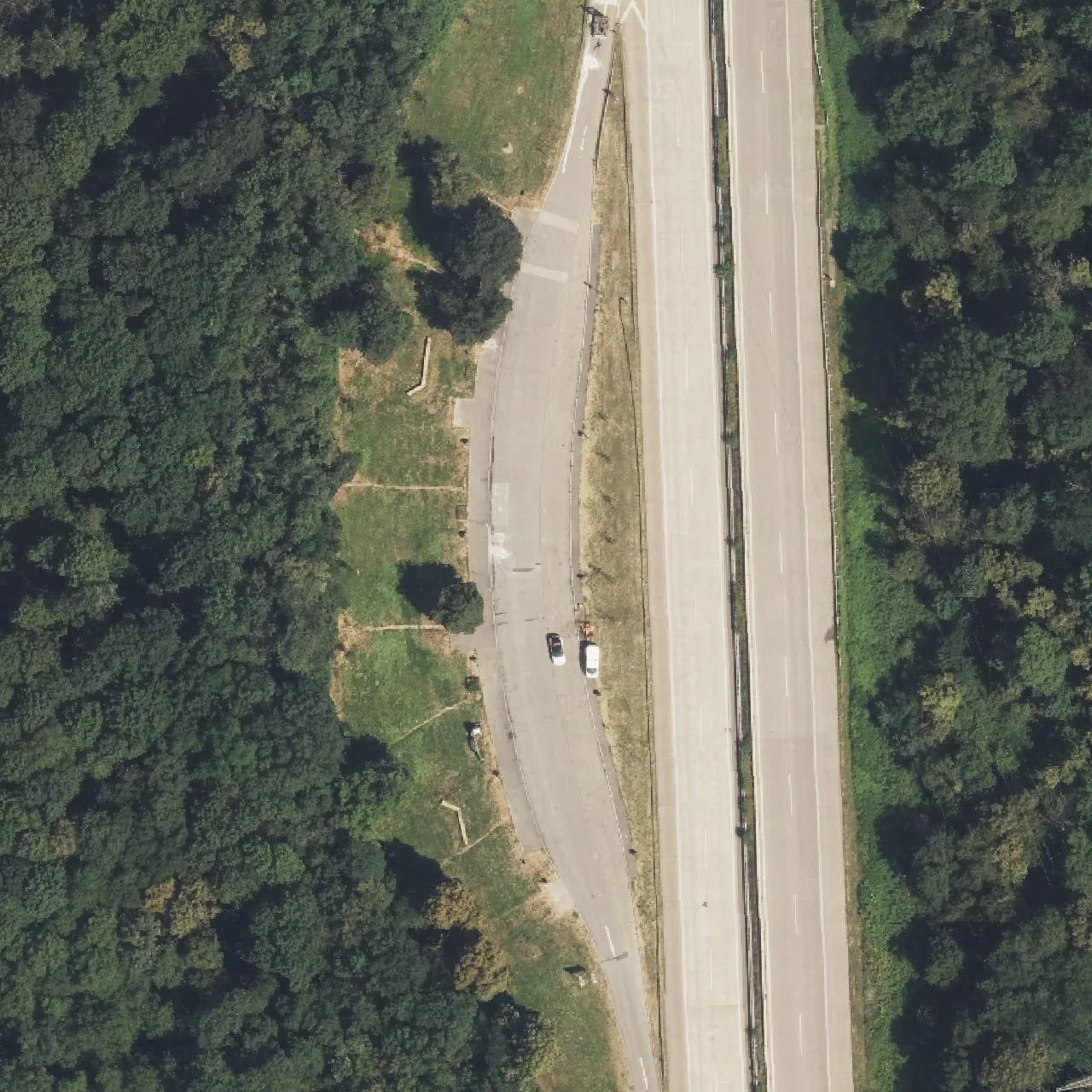 Luftbild (Orthofoto) des LKW-Parkplatzes Goldbuckel aus dem Jahr 2024