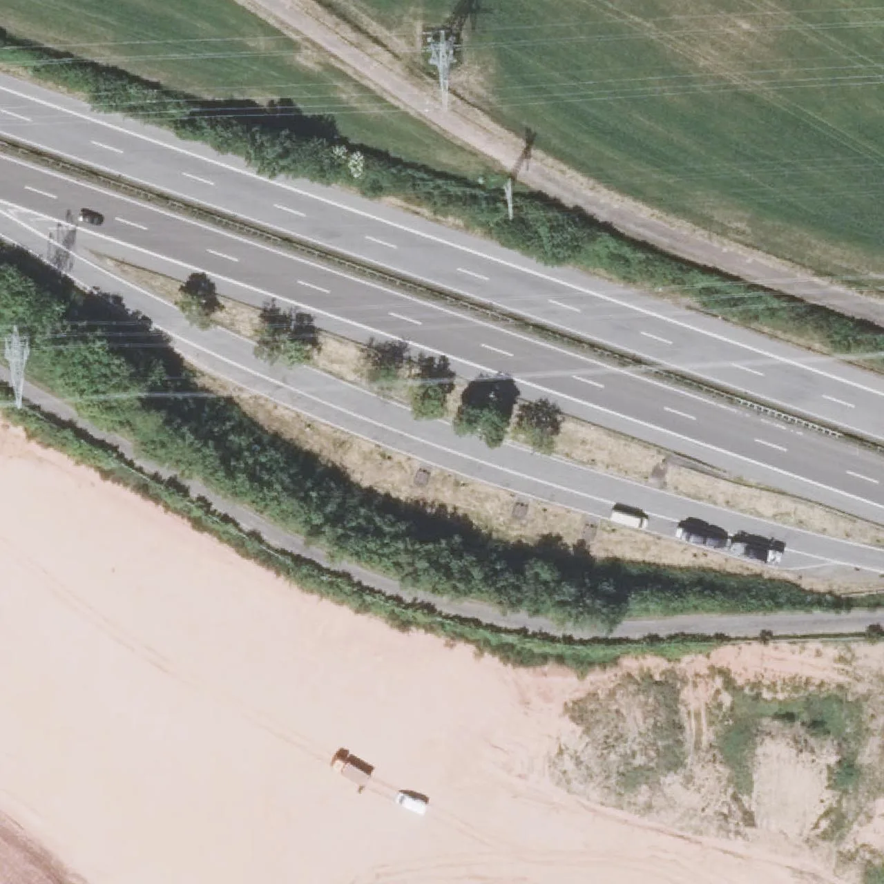 Luftbild (Orthofoto) des LKW-Parkplatzes Taubental aus dem Jahr 2025