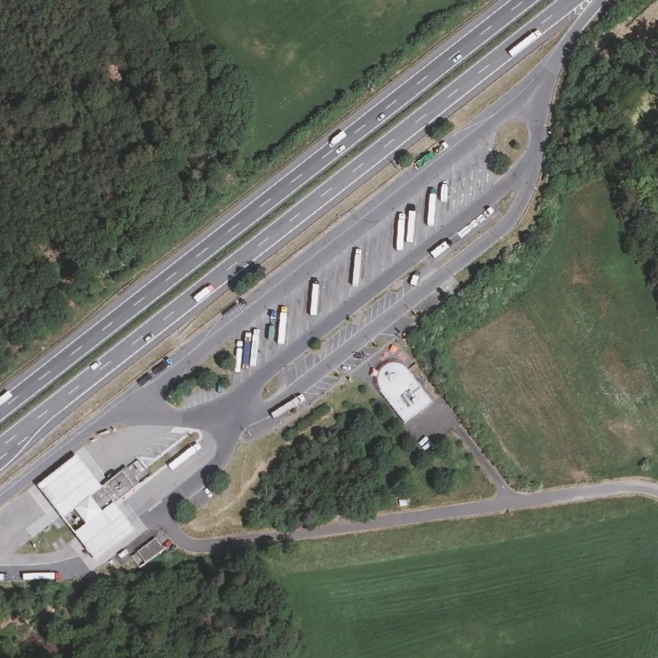 Luftbild (Orthofoto) des LKW-Parkplatzes Homburg-Saar  aus dem Jahr 2025