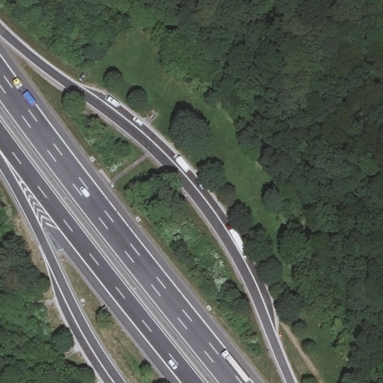 Luftbild (Orthofoto) des LKW-Parkplatzes Schaumberg Kreuz Ost aus dem Jahr 2025