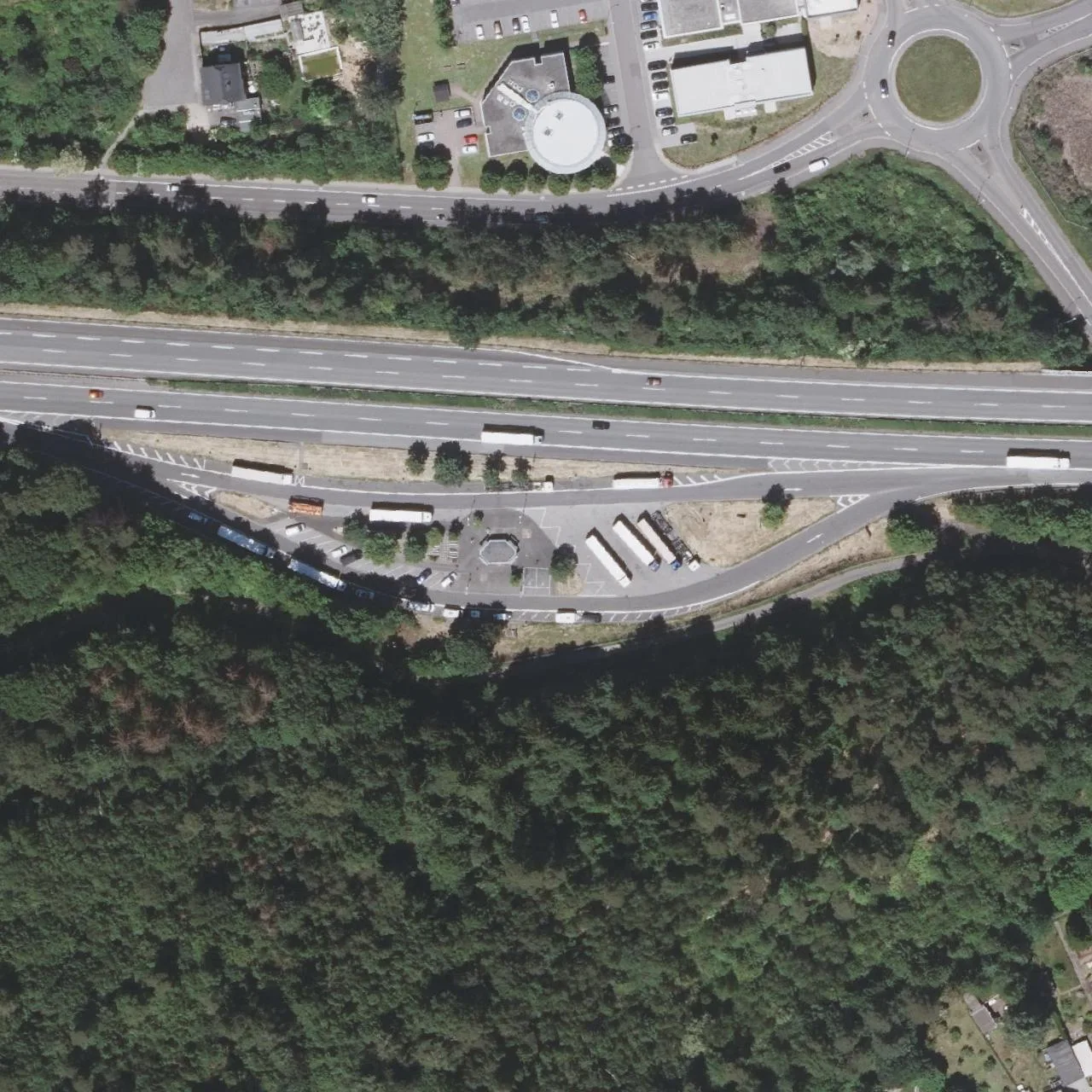 Luftbild (Orthofoto) des LKW-Parkplatzes Am Kahlenberg Süd aus dem Jahr 2025