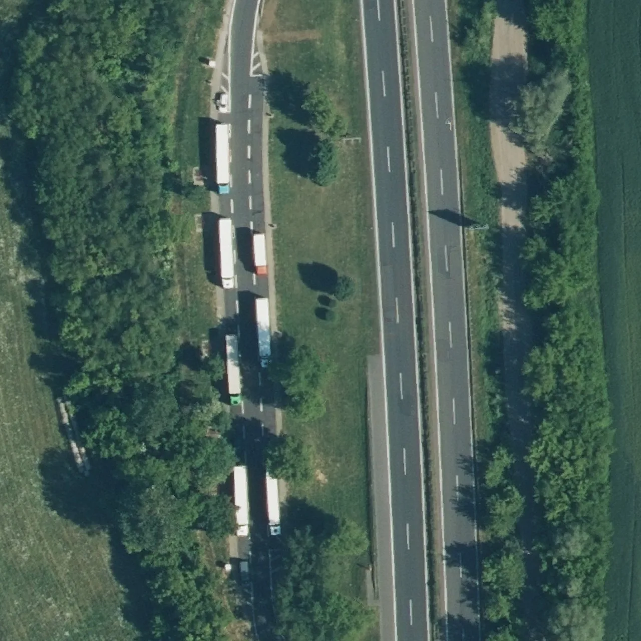 Aerial photo (orthophoto) of truck parking RA A10 km 134,315 Ri. Süd from 2024