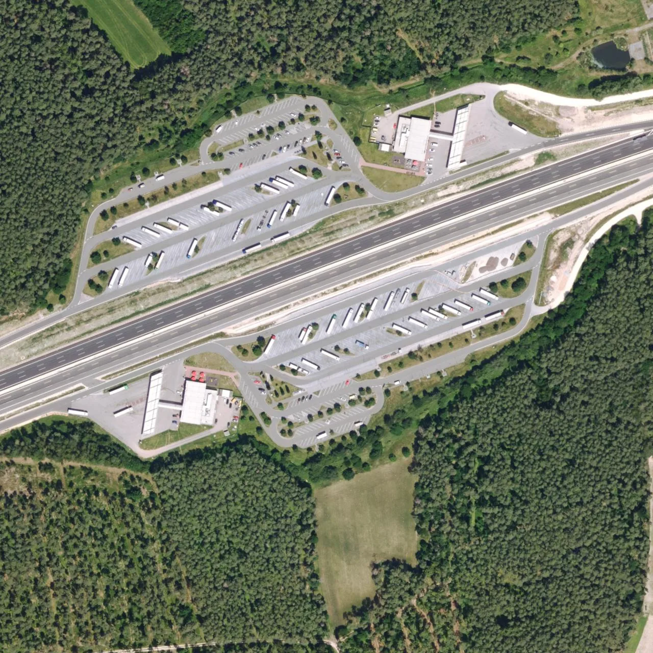 Aerial photo (orthophoto) of truck parking Kammersteiner Land Süd from 2025