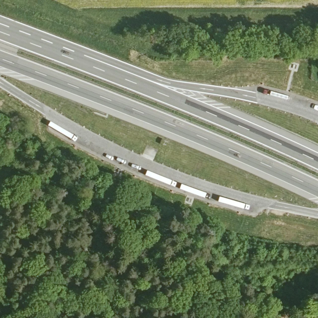 Aerial photo (orthophoto) of truck parking Erlgrund Süd from 2025
