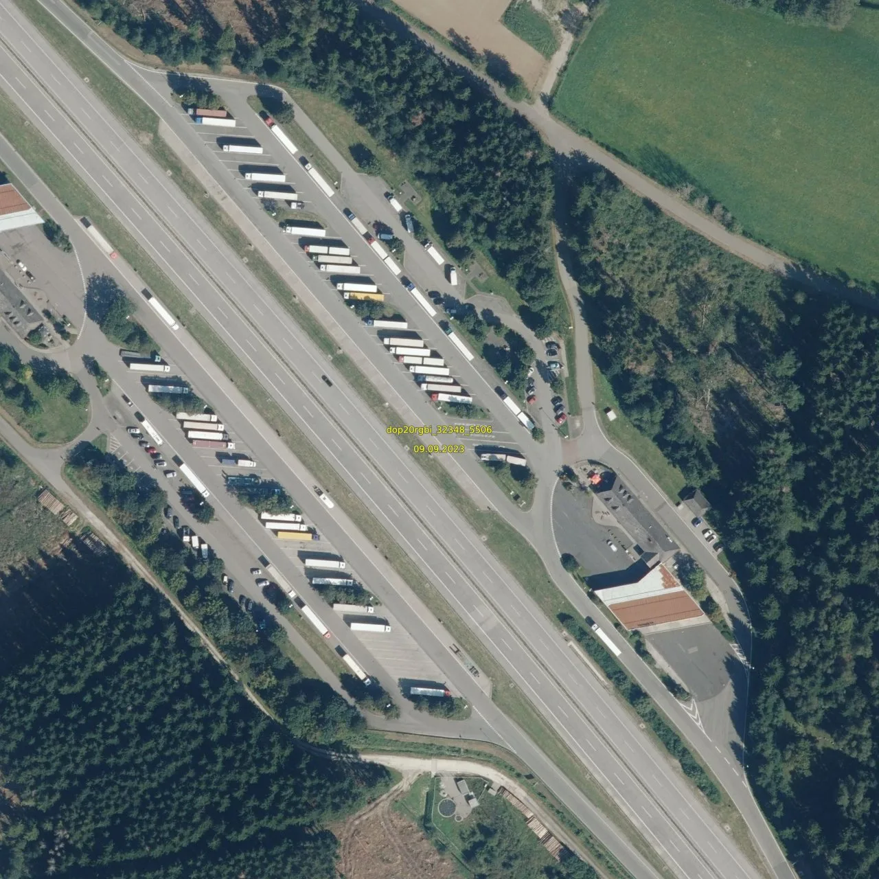 Luftbild (Orthofoto) des LKW-Parkplatzes Hochwald Ost aus dem Jahr 2023