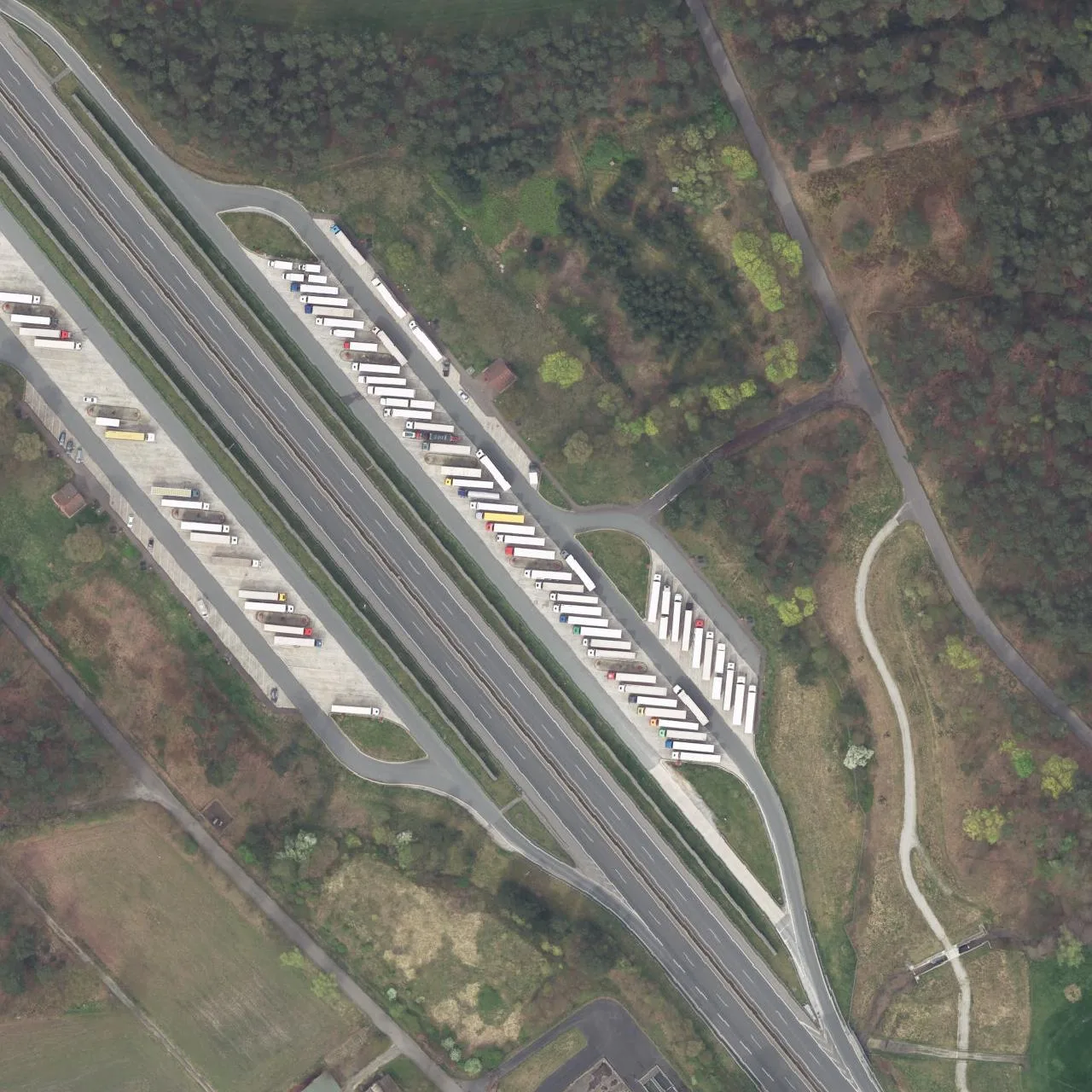 Aerial photo (orthophoto) of truck parking Hövelsenne (Ost) from 2024