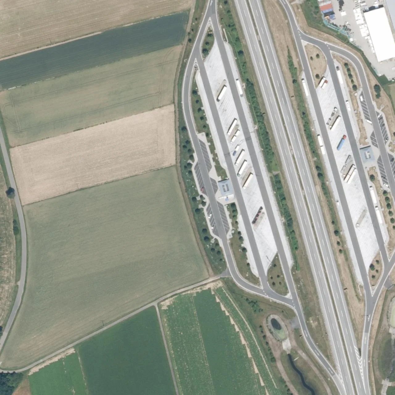 Aerial photo (orthophoto) of truck parking Schlossberg West (bisher Pfreimd West) from 2025